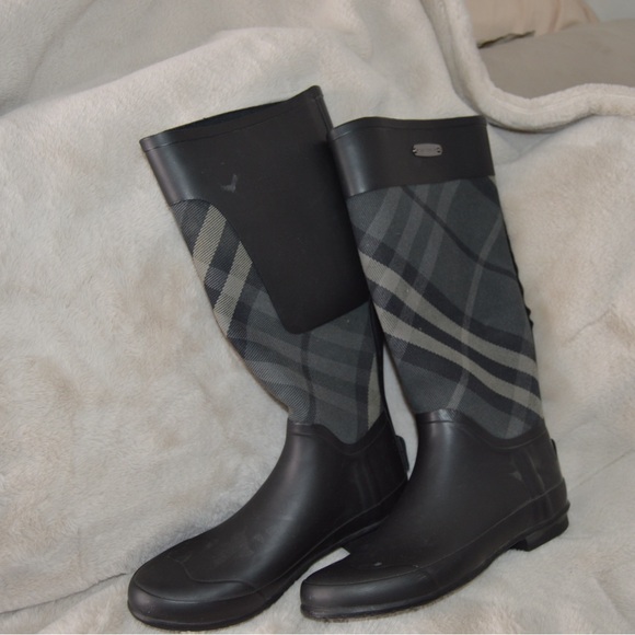 BURBERRY RAIN BOOTS